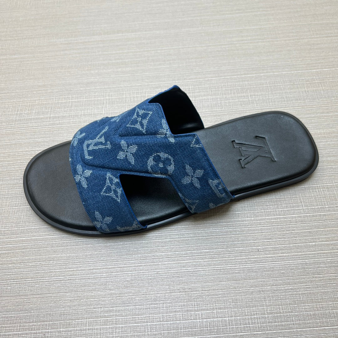 54E32Z    fashion slippers