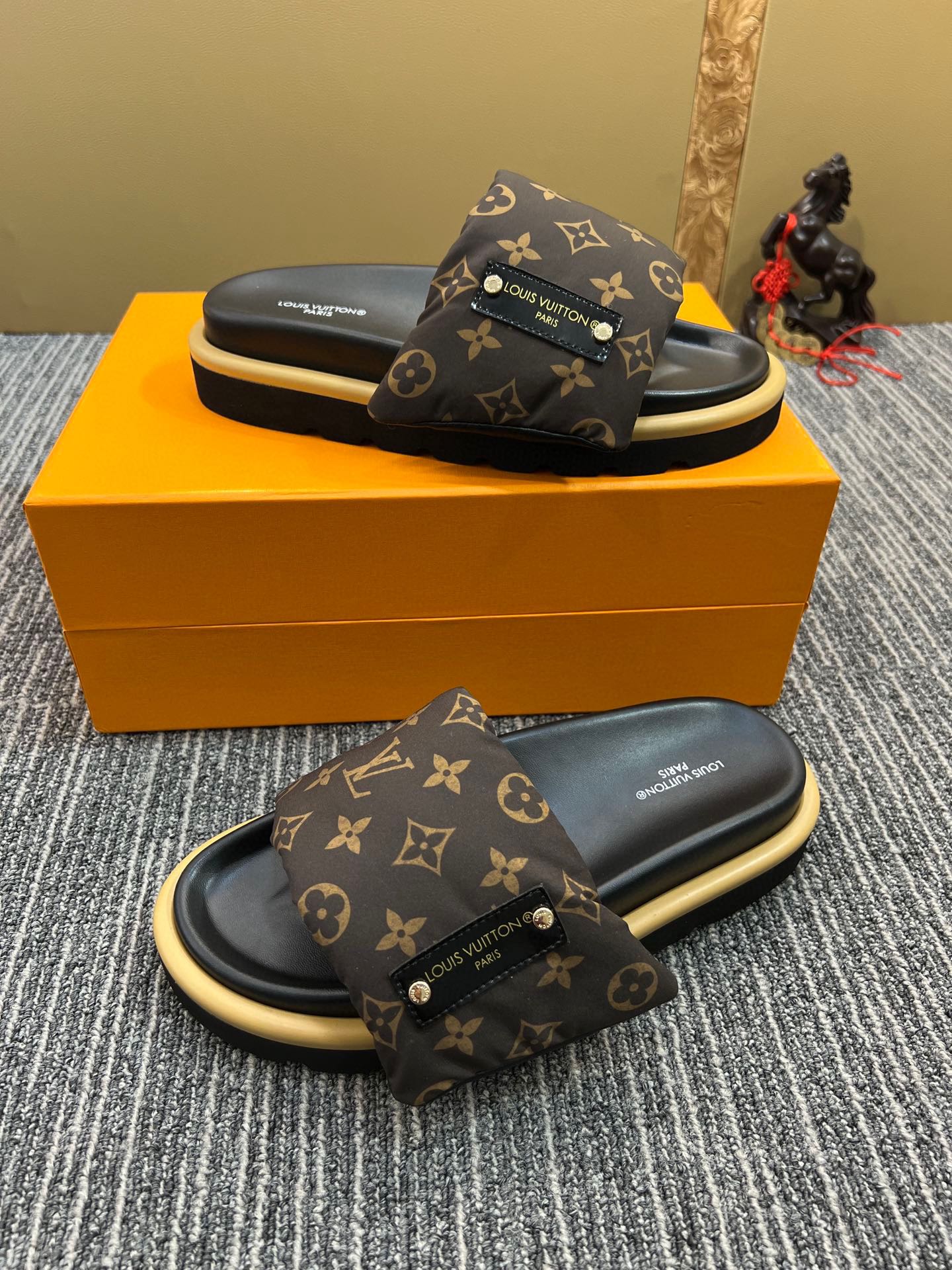 1:1 leather quality  5XE118Z