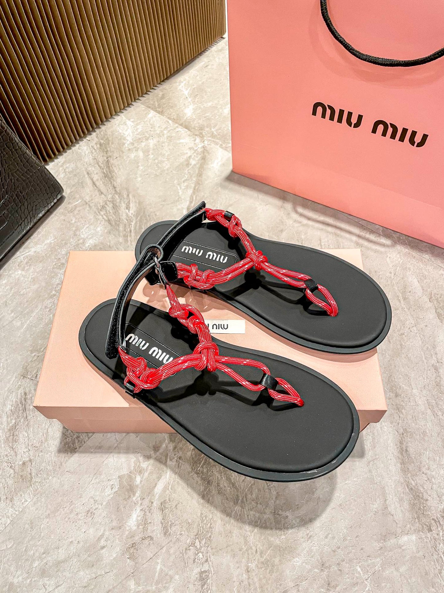 14A170Z  fashion sandals