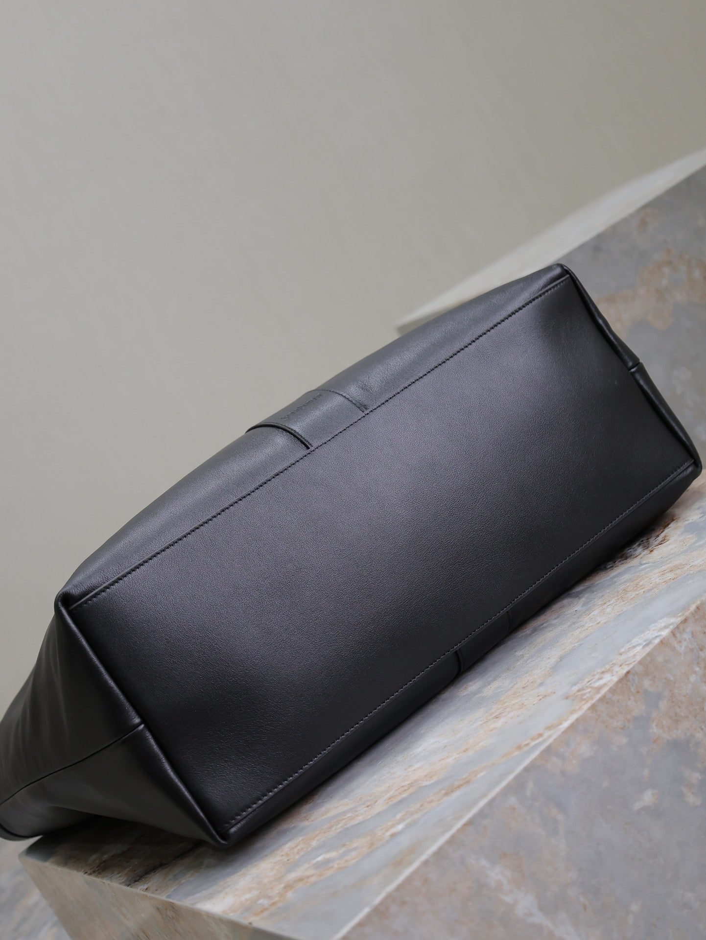 1XSL85B Fashionable leather bag