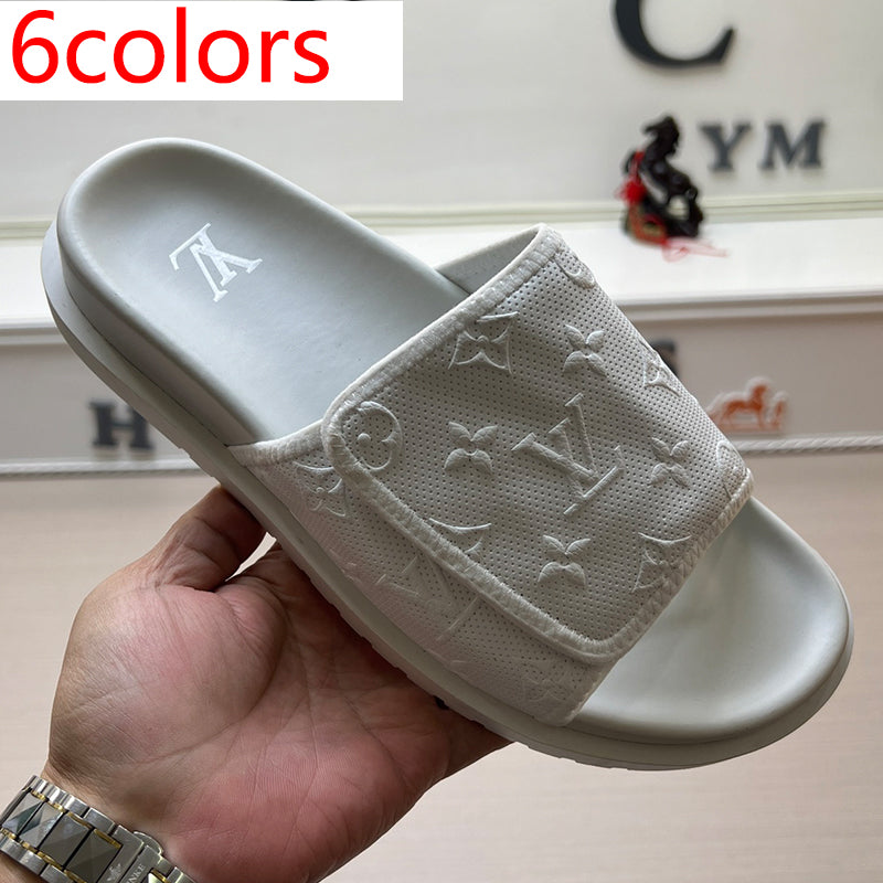 54E112Z   High quality leather slippers