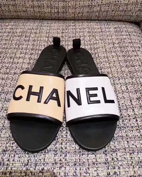 1:1 High quality leather slippers 2YC1Z