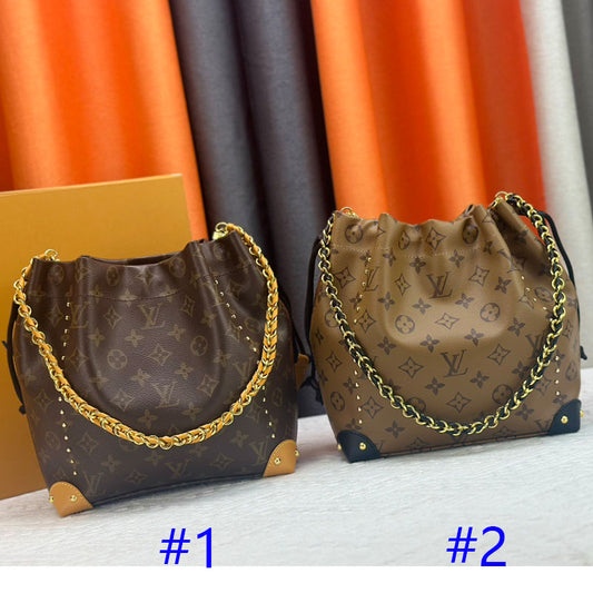 1XE56B (Fashionable leather bag )