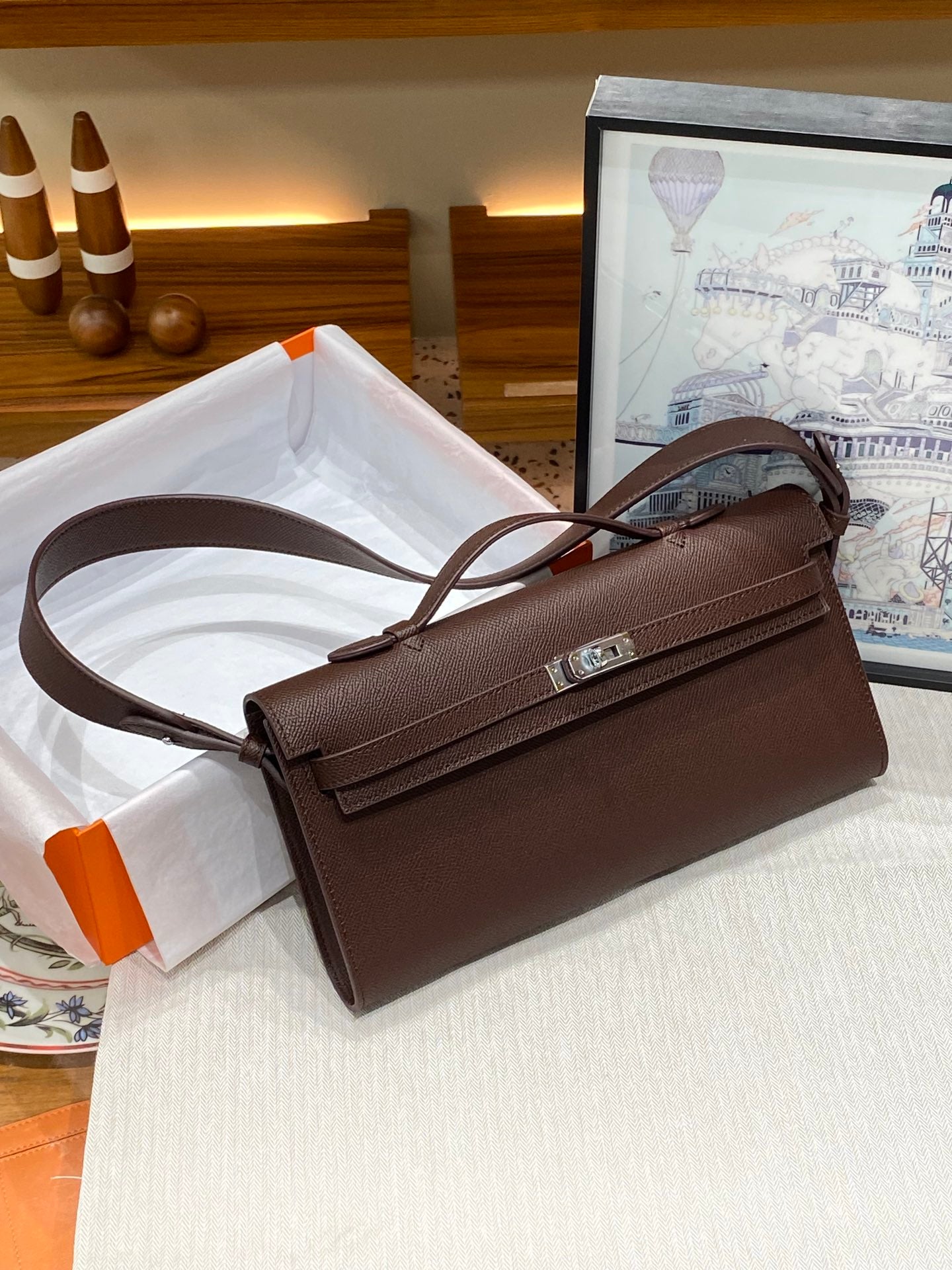 1XH68B (Fashionable leather bag )