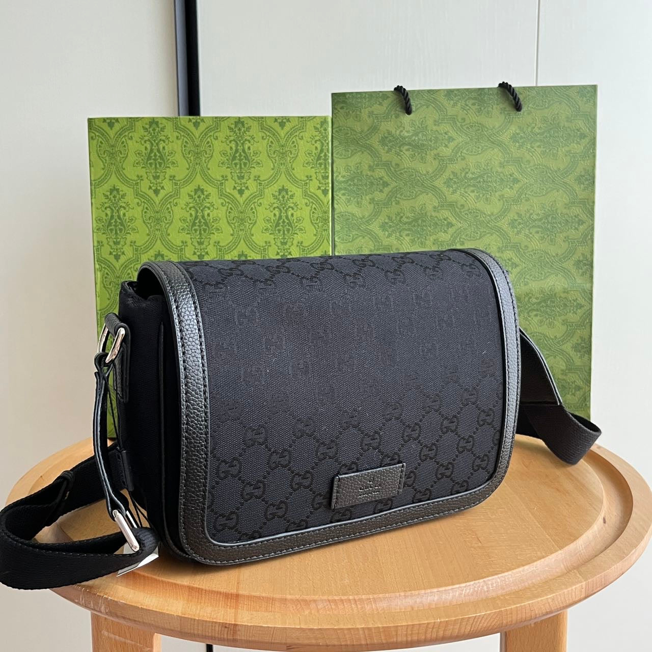 2XB469B Fashionable leather bag