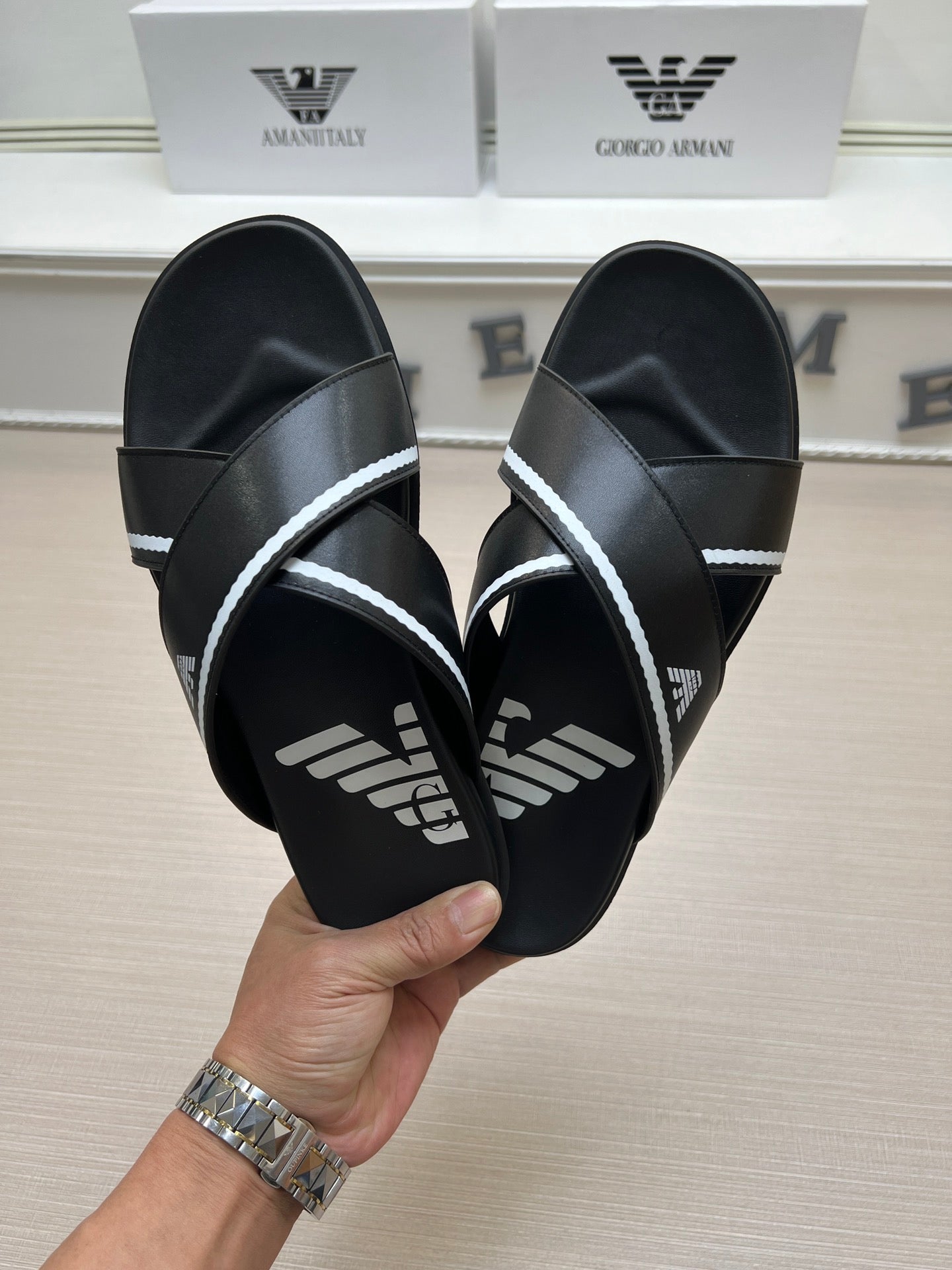 54A102Z  fashion   slippers