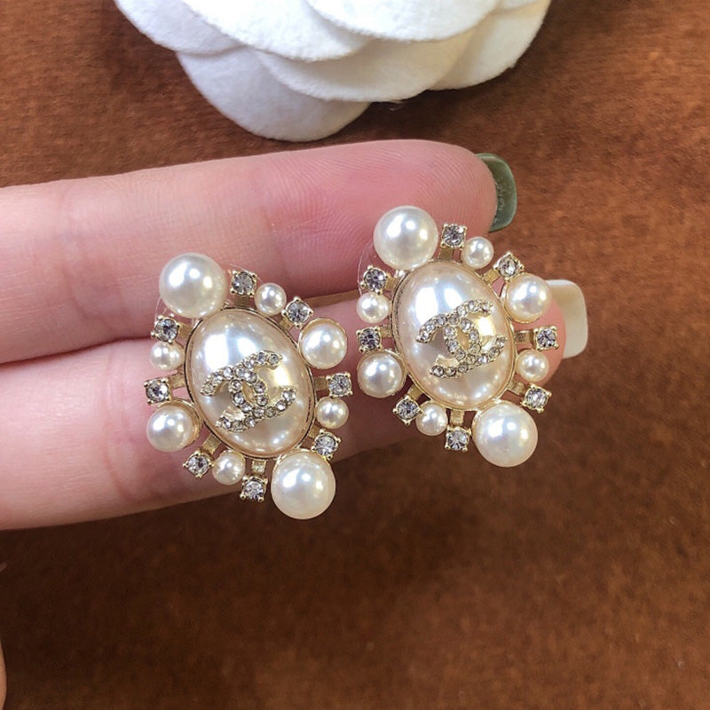 14C81E  Fashionable and high quality earrings