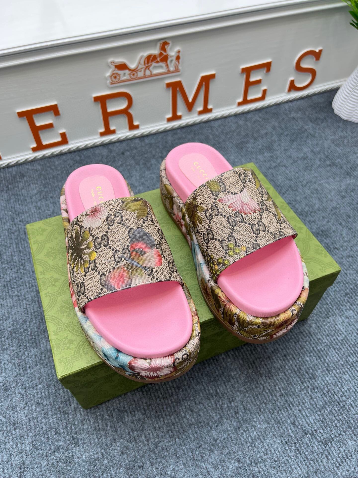 54B122Z  fashion slippers  Sole thickness 5.5cm