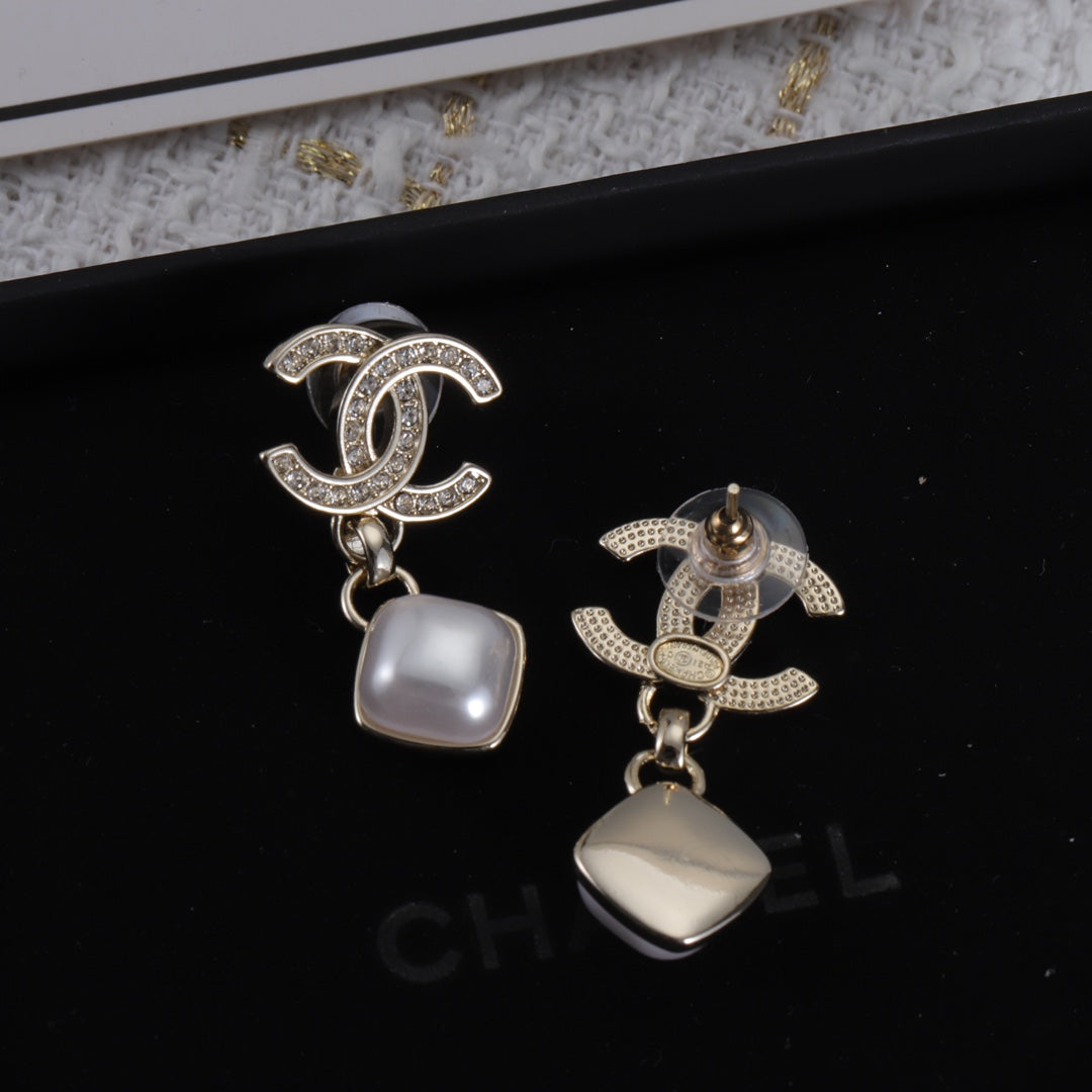 14C300E   Fashionable and high quality  Earrings