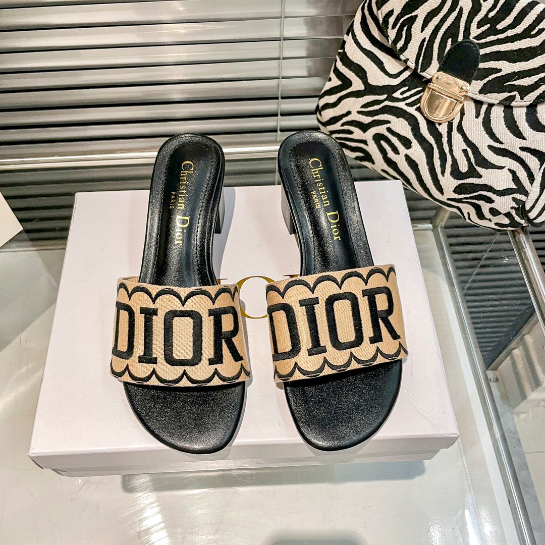 14D37Z  fashion slippers