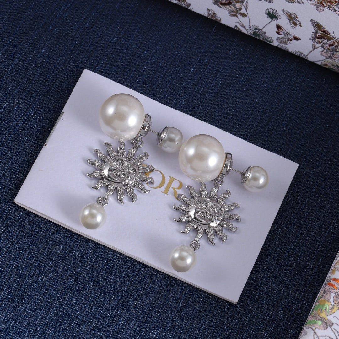 14D587E  Fashionable and high quality Earrings