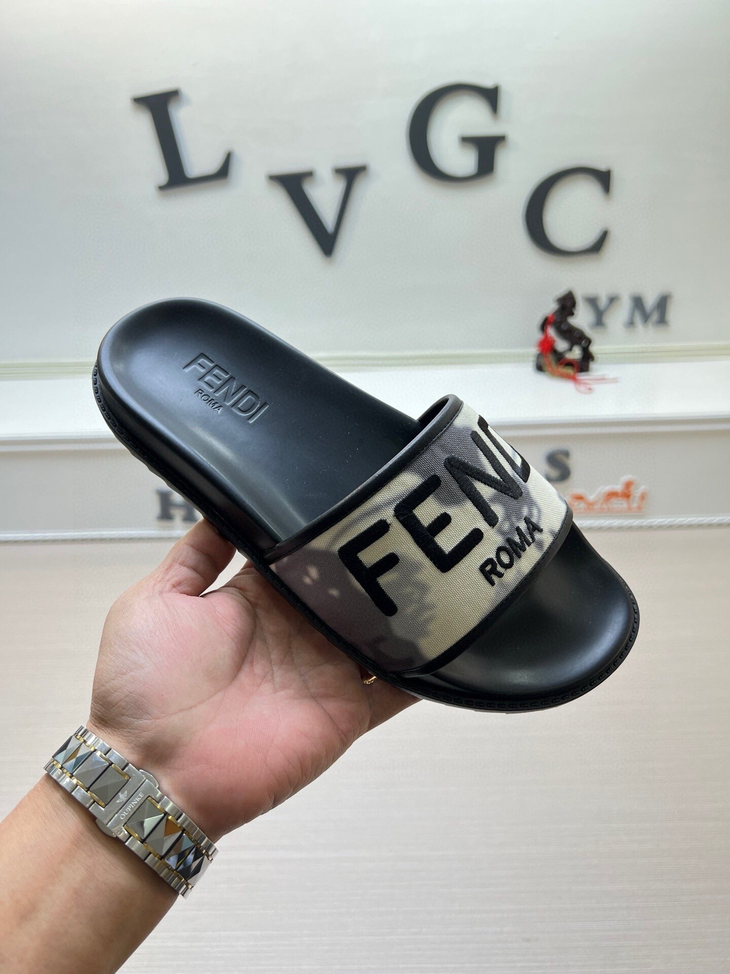 54F24Z  fashion slippers