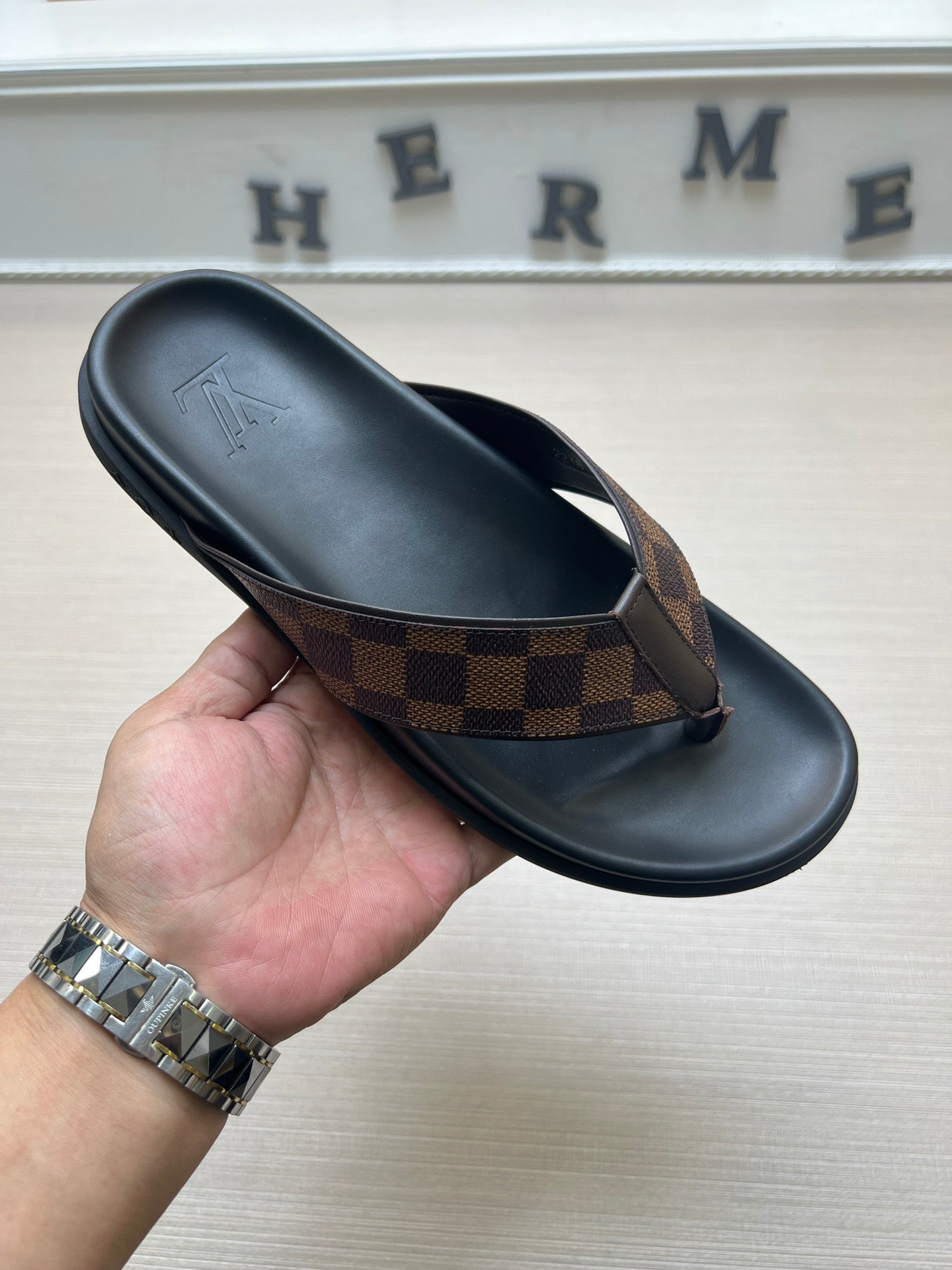 54E60Z   fashion  slippers