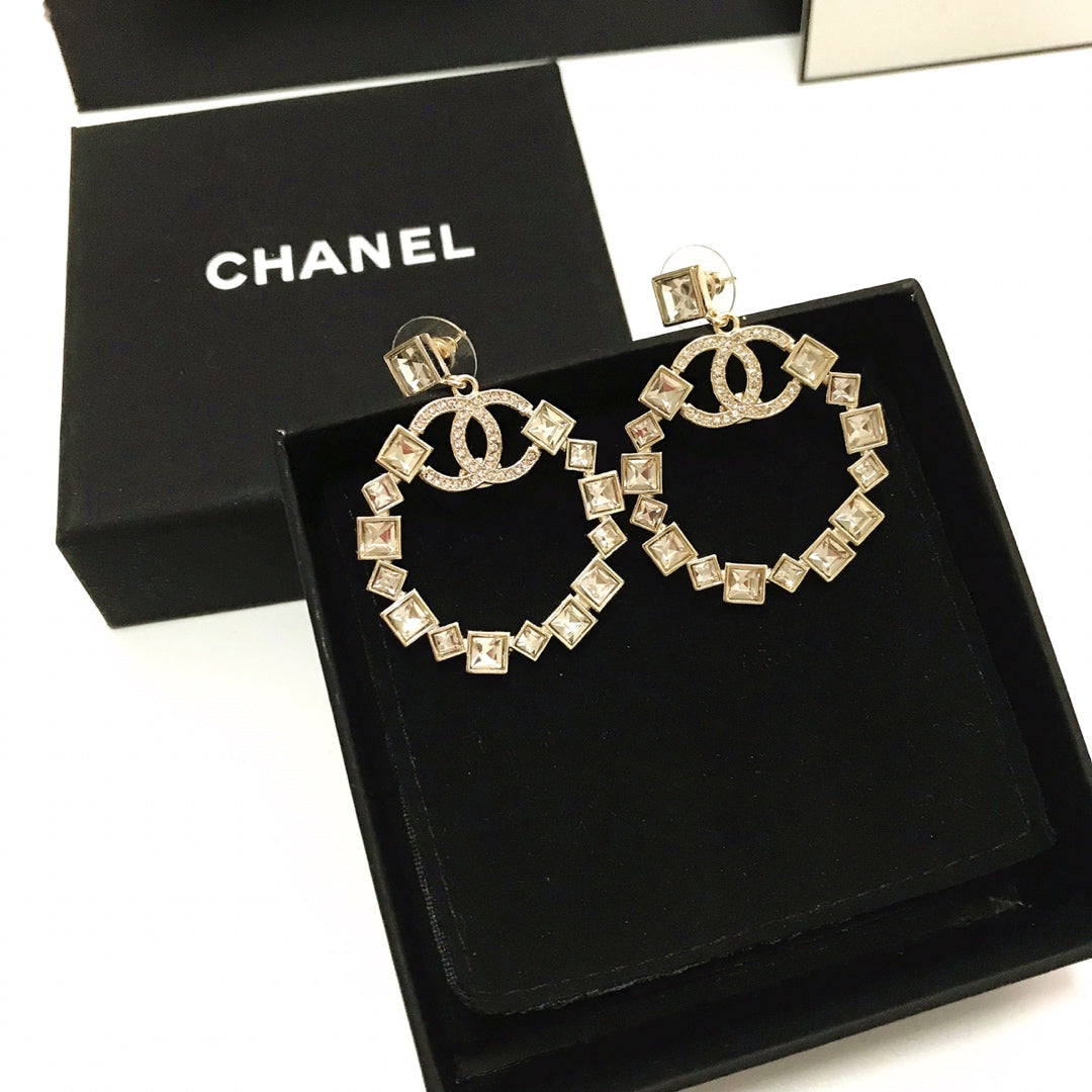 14C93E  Fashionable and high quality earrings