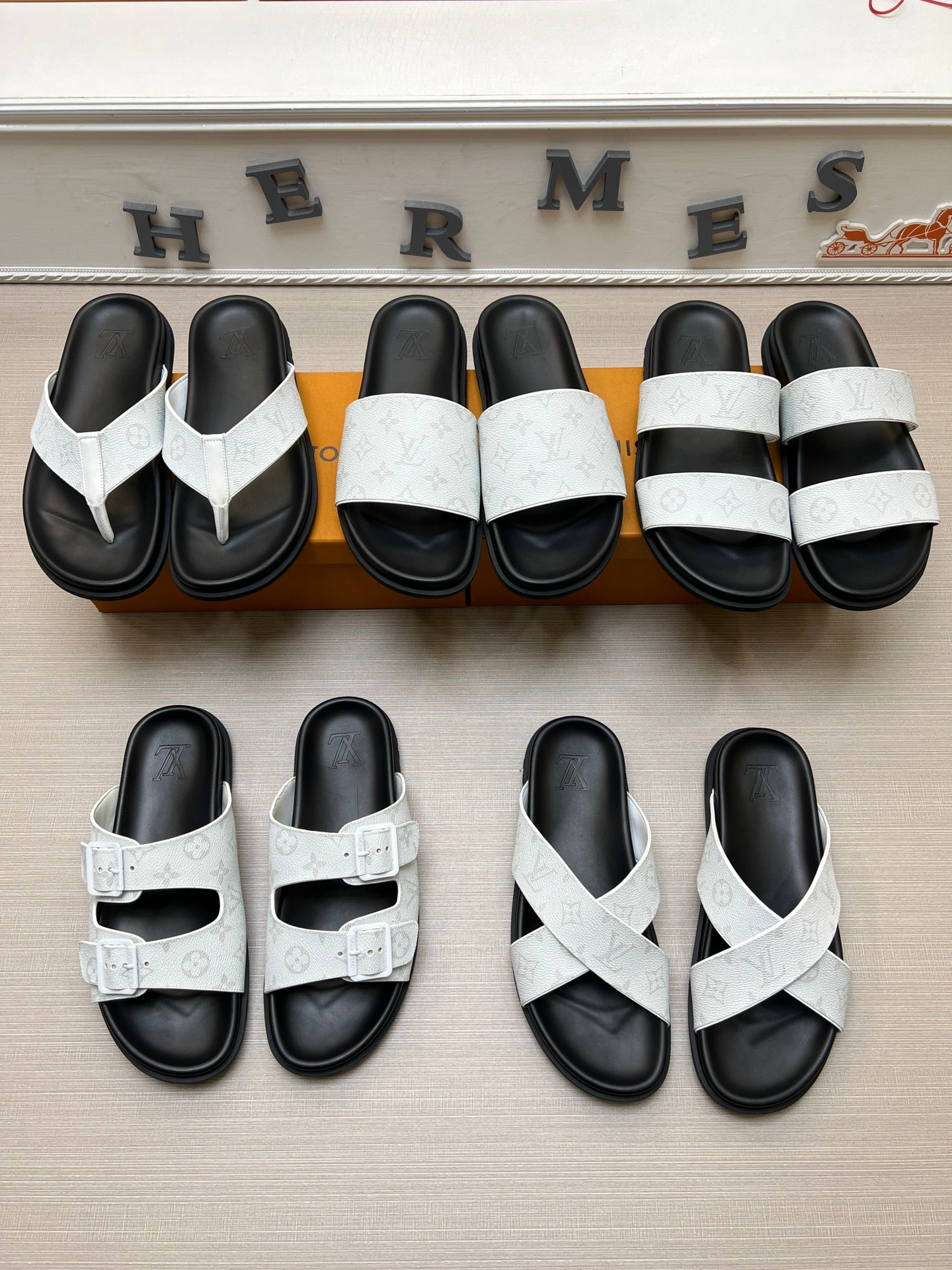 54E58Z   fashion  slippers