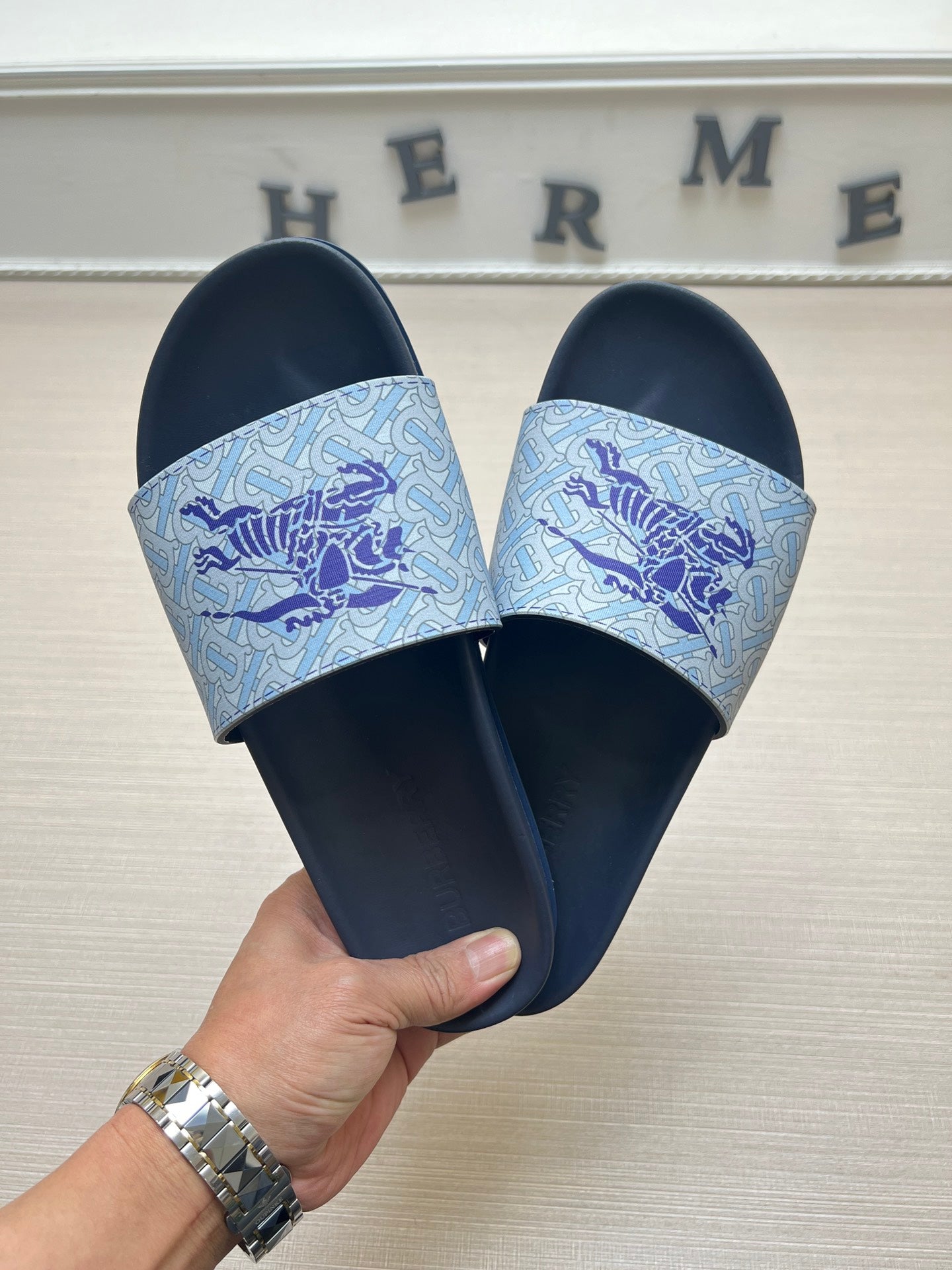 54R119Z  fashion  slippers