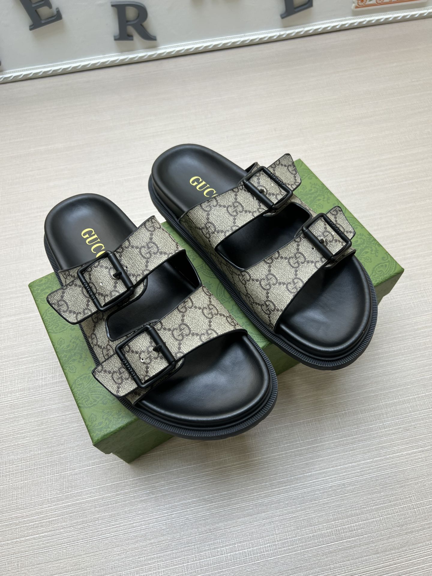 54B90Z  fashion  slippers