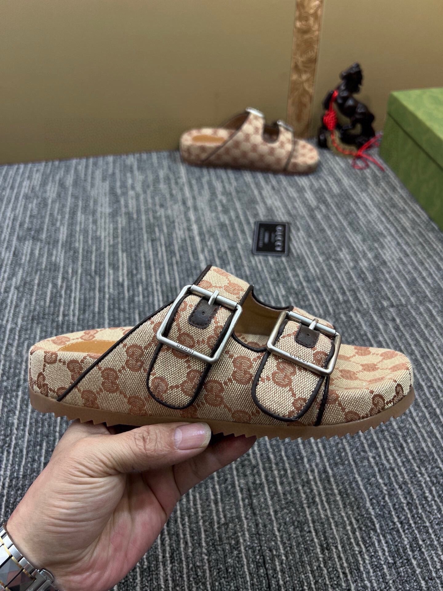 54B123Z  fashion slippers