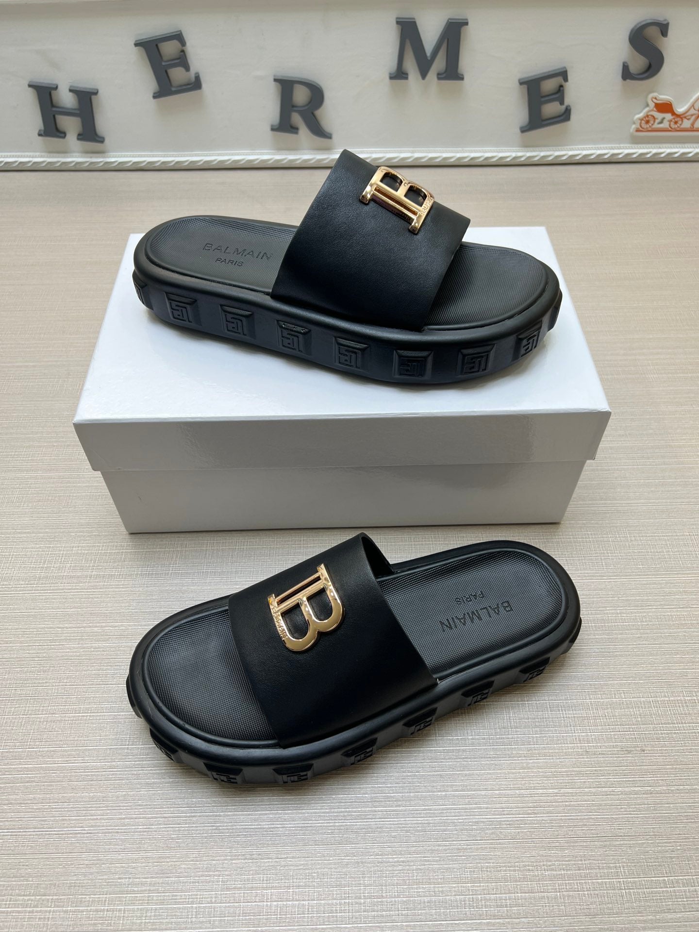 54A110Z   fashion  slippers