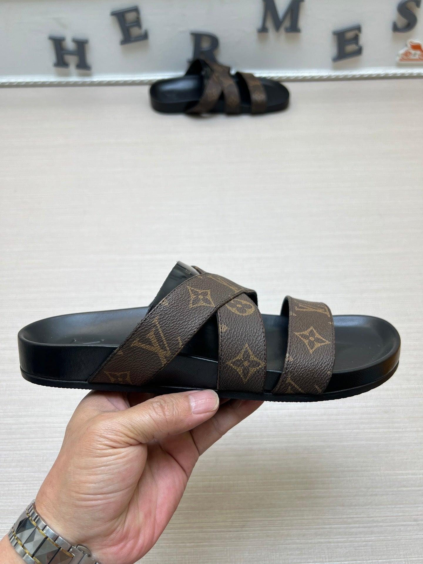 54E89Z    fashion slippers