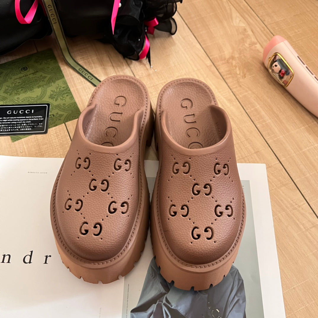 14B34Z   fashion slippers