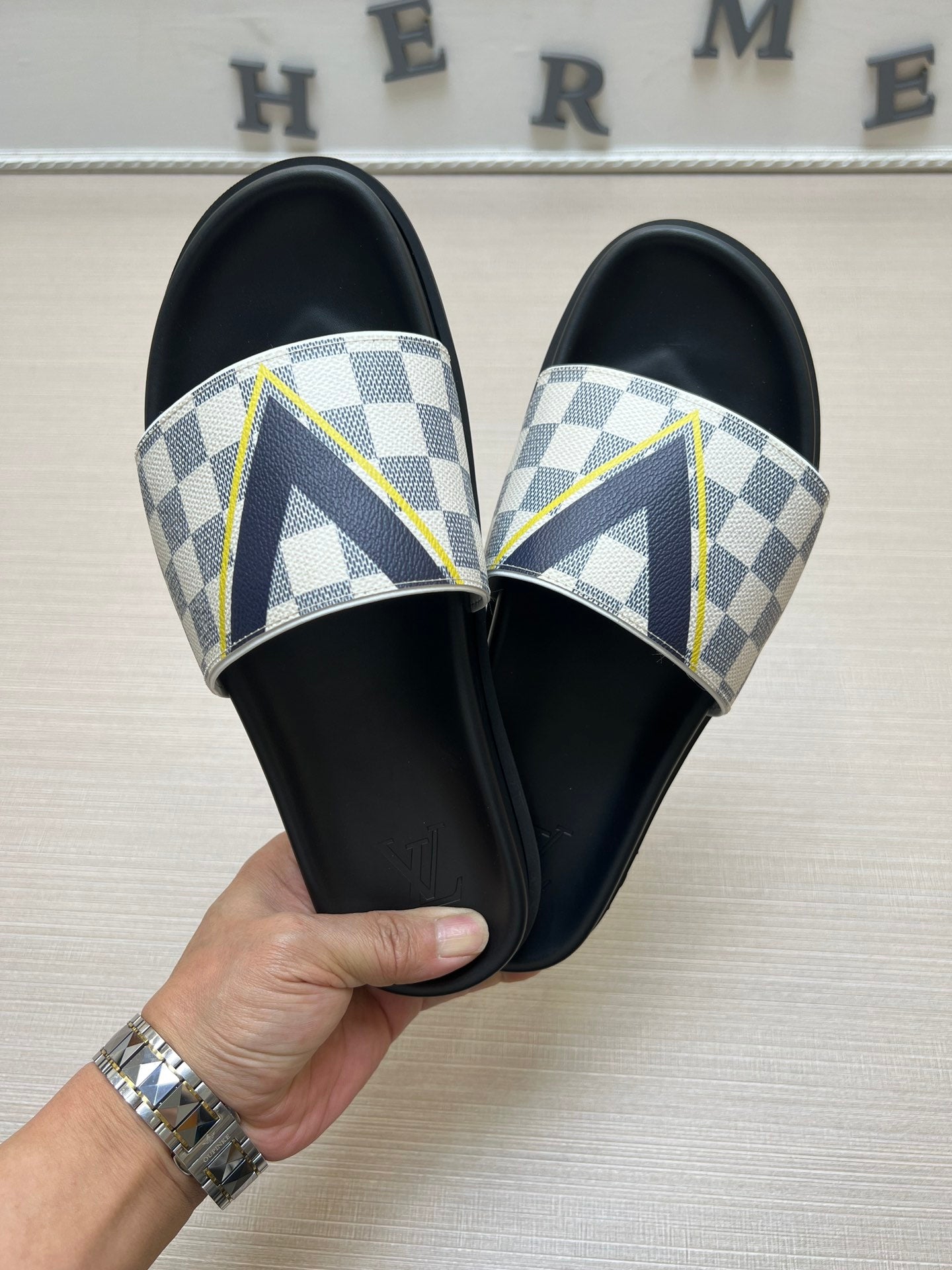 54E70Z   fashion  slippers