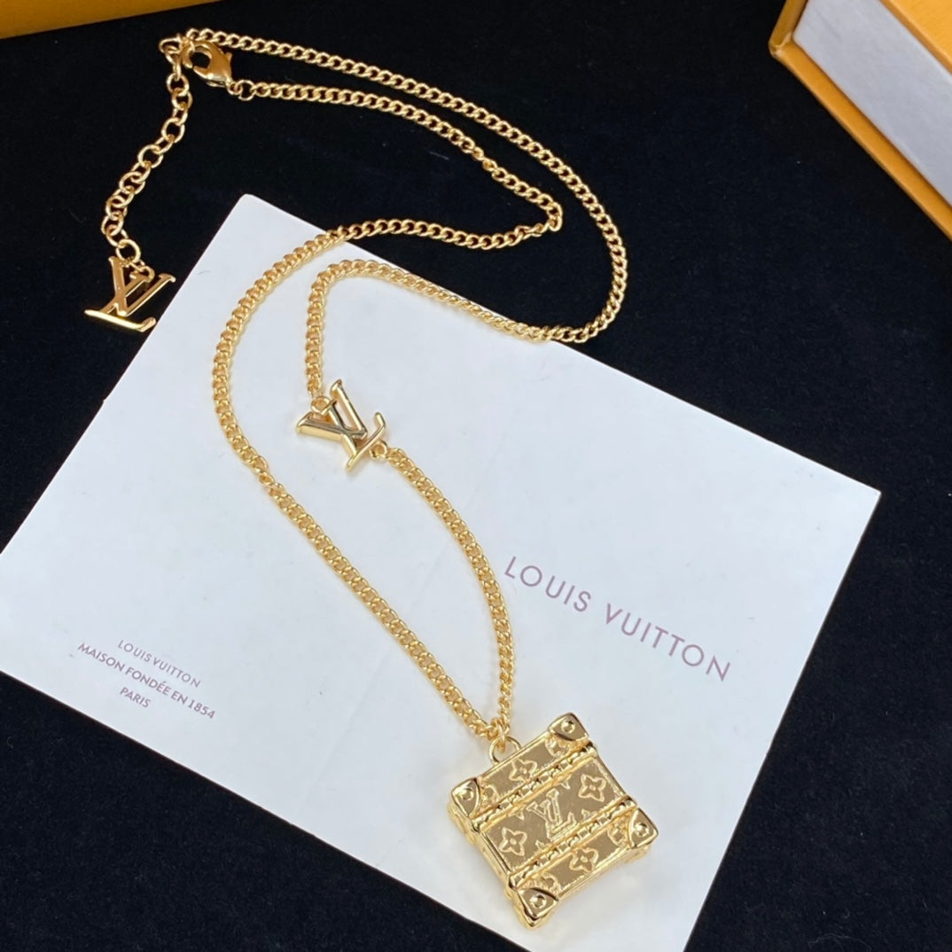 1YE338X  Fashion high -quality Necklaces