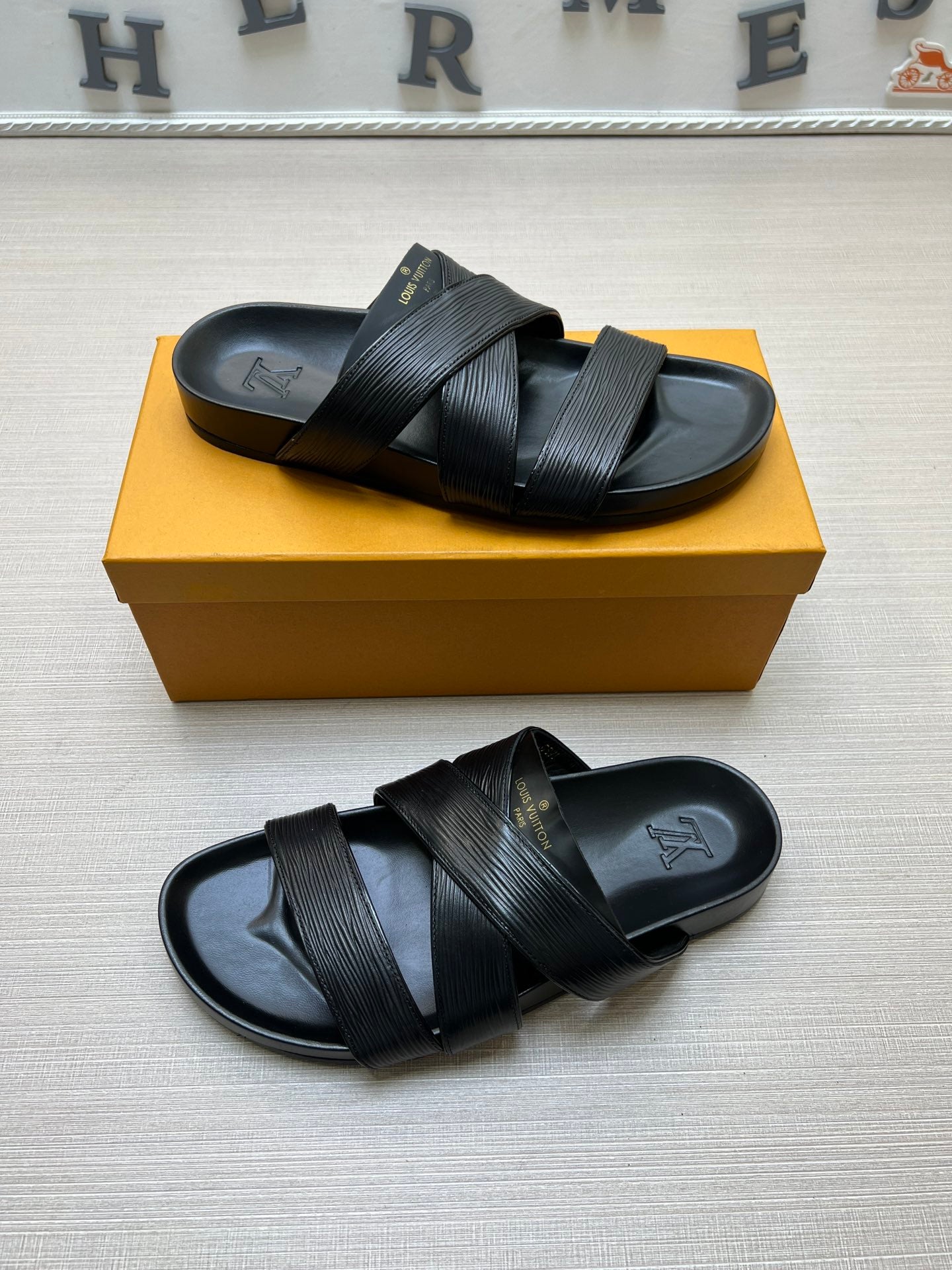 54E89Z    fashion slippers