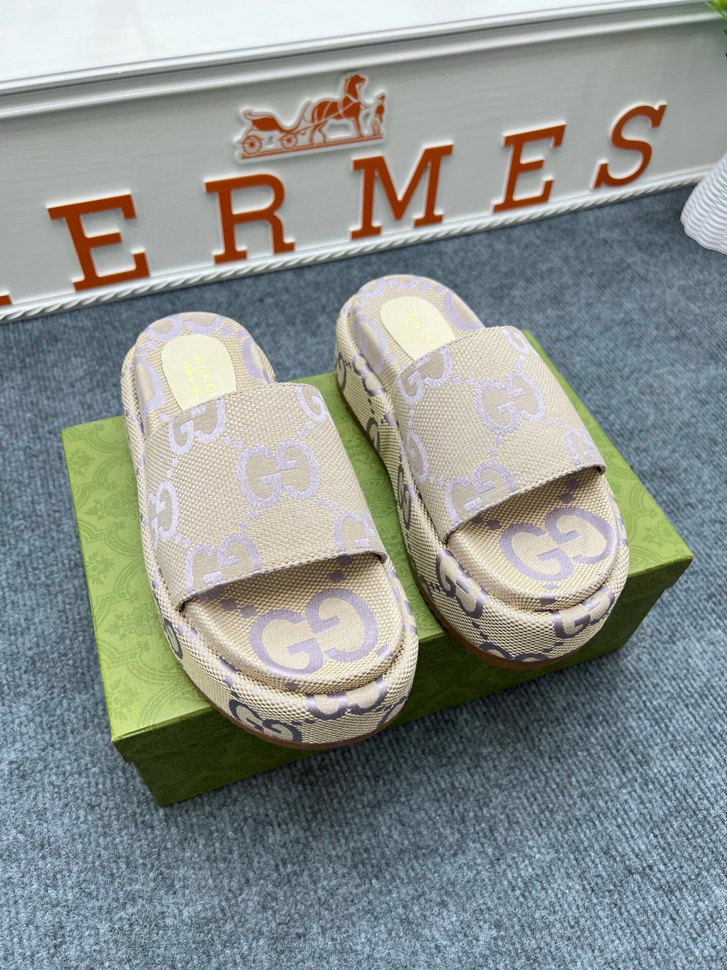 54B122Z  fashion slippers  Sole thickness 5.5cm