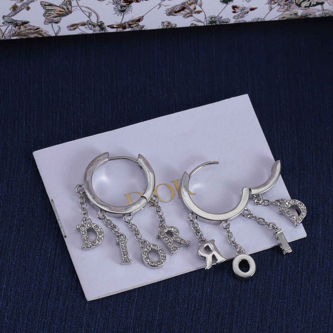 14D585E  Fashionable and high quality Earrings