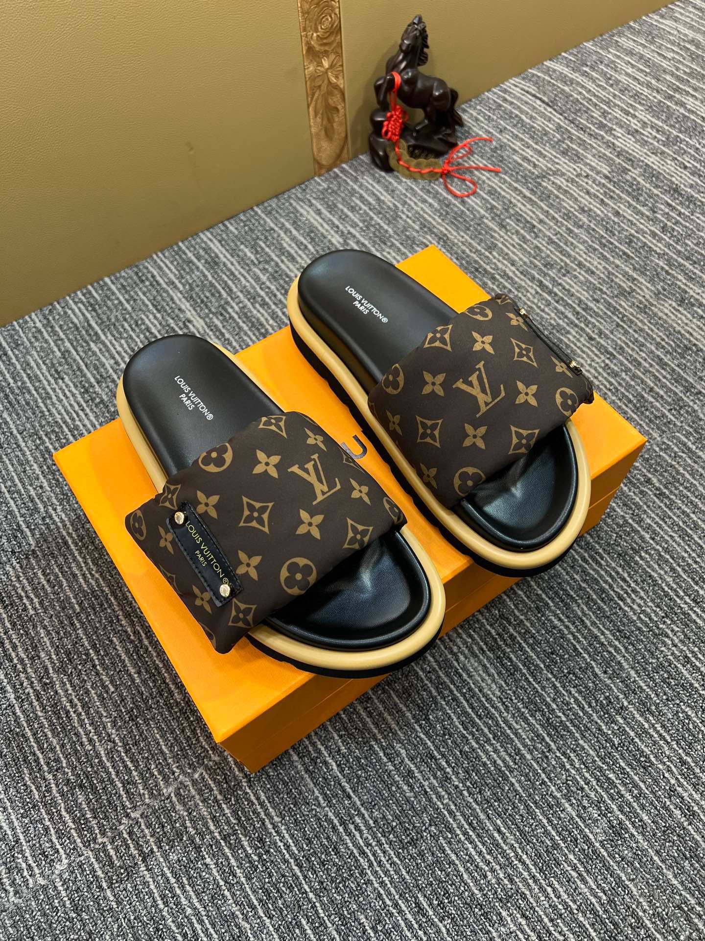 1:1 leather quality  5XE118Z