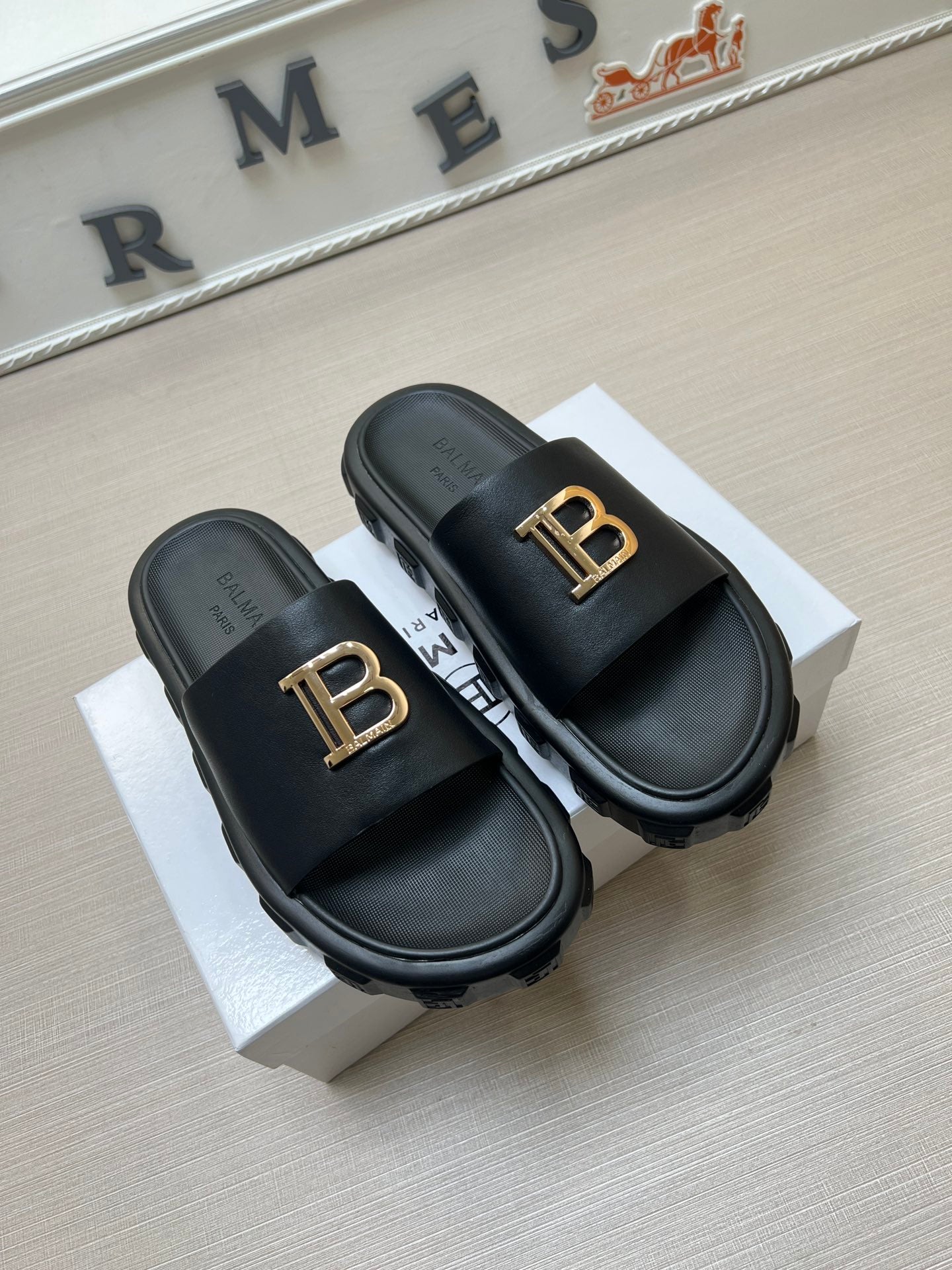 54A110Z   fashion  slippers