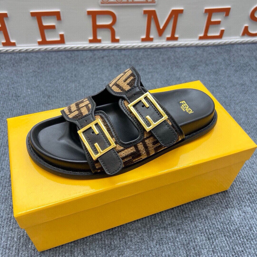 54F38Z  fashion  slippers