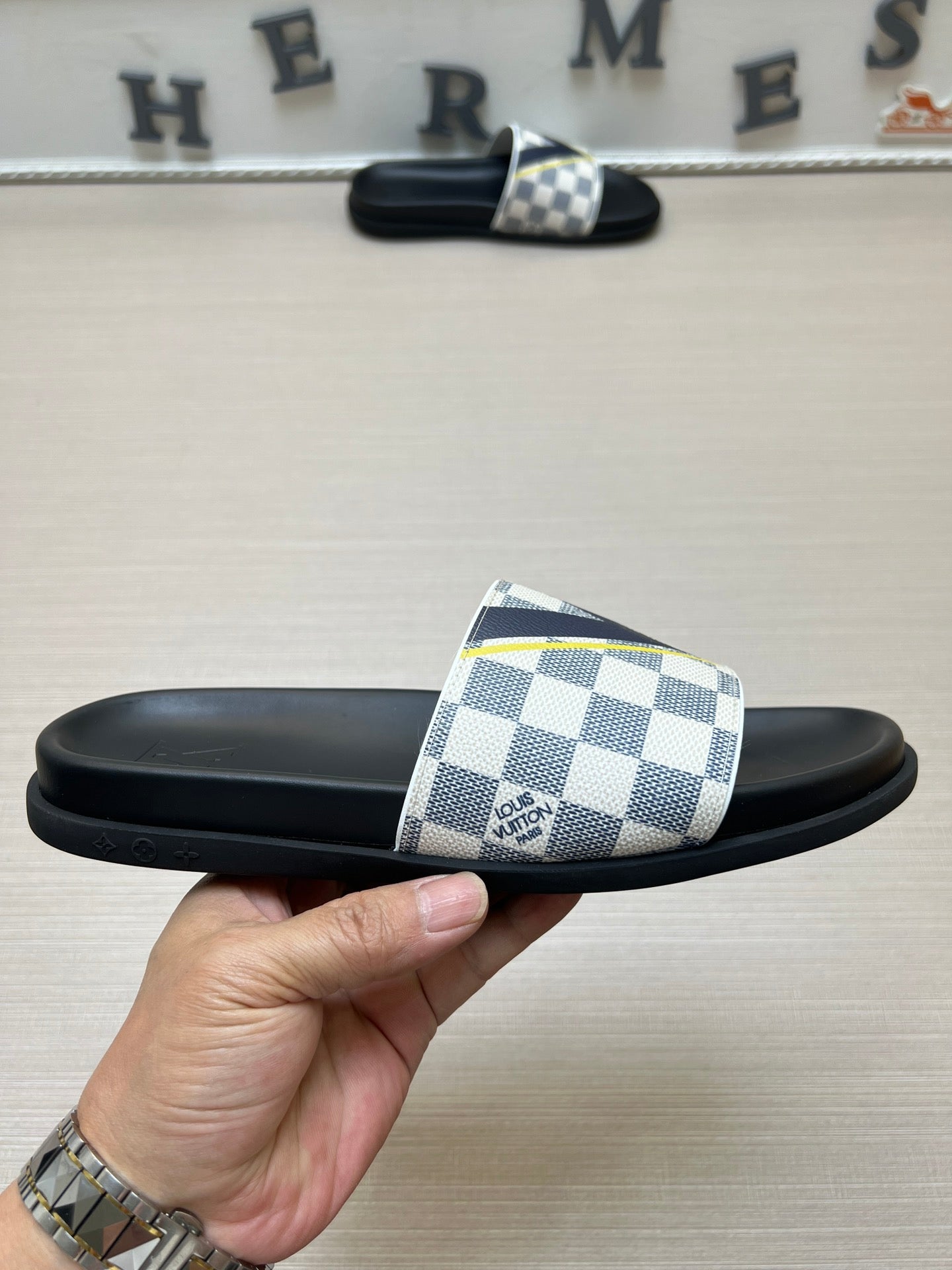 54E70Z   fashion  slippers