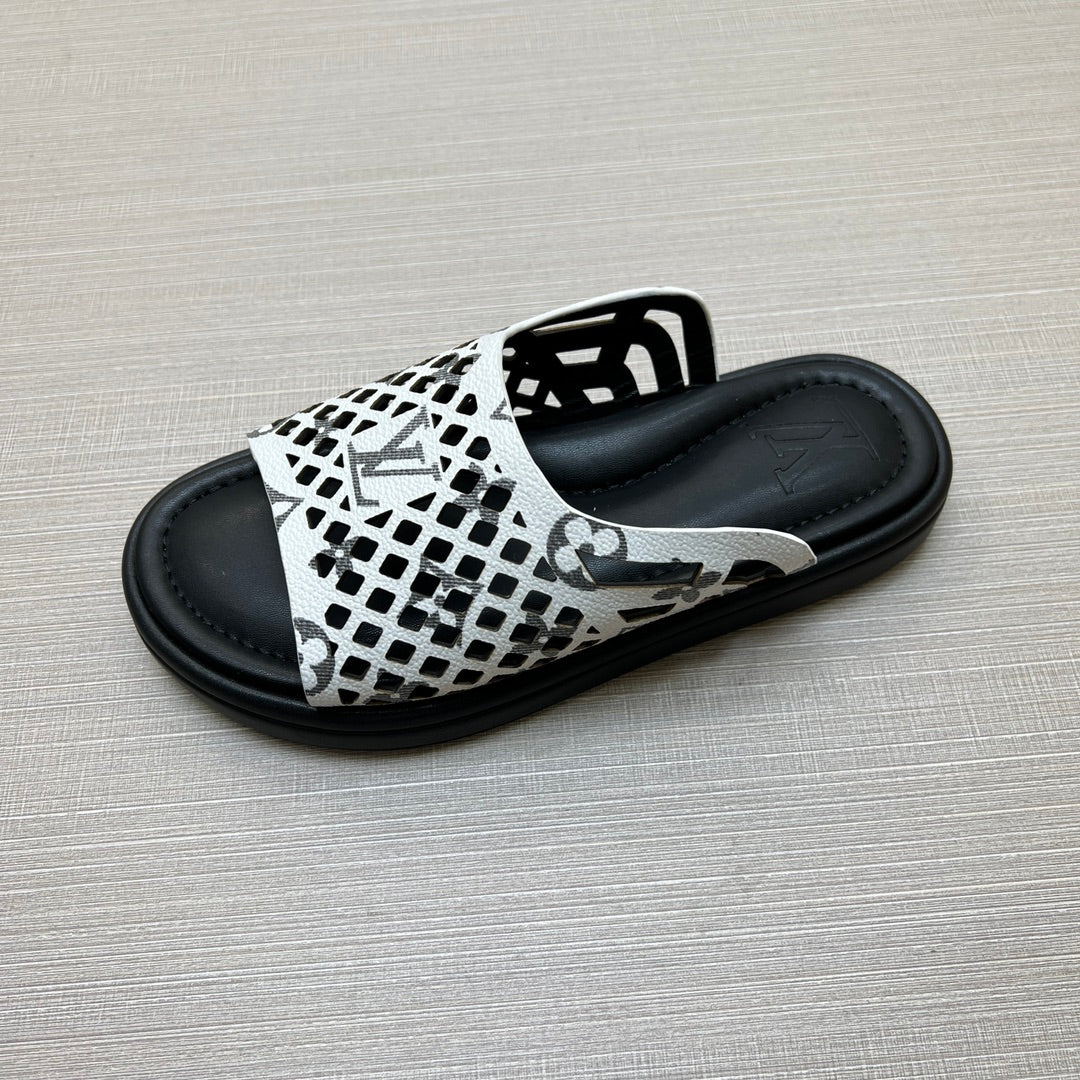 54E83Z   fashion slippers