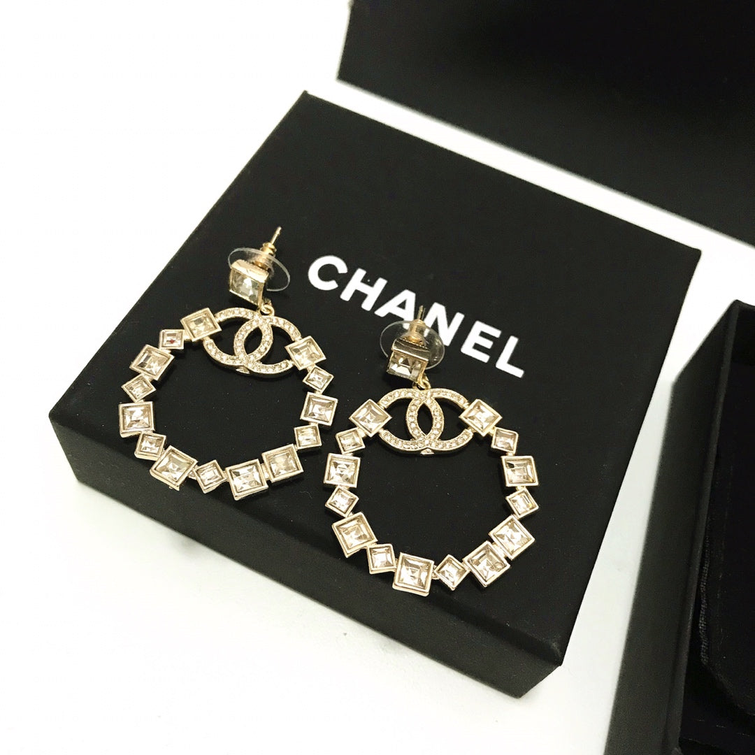 14C93E  Fashionable and high quality earrings