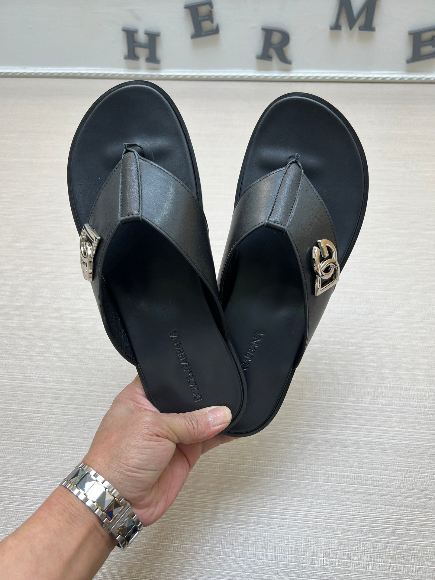 54A93Z   fashion slippers