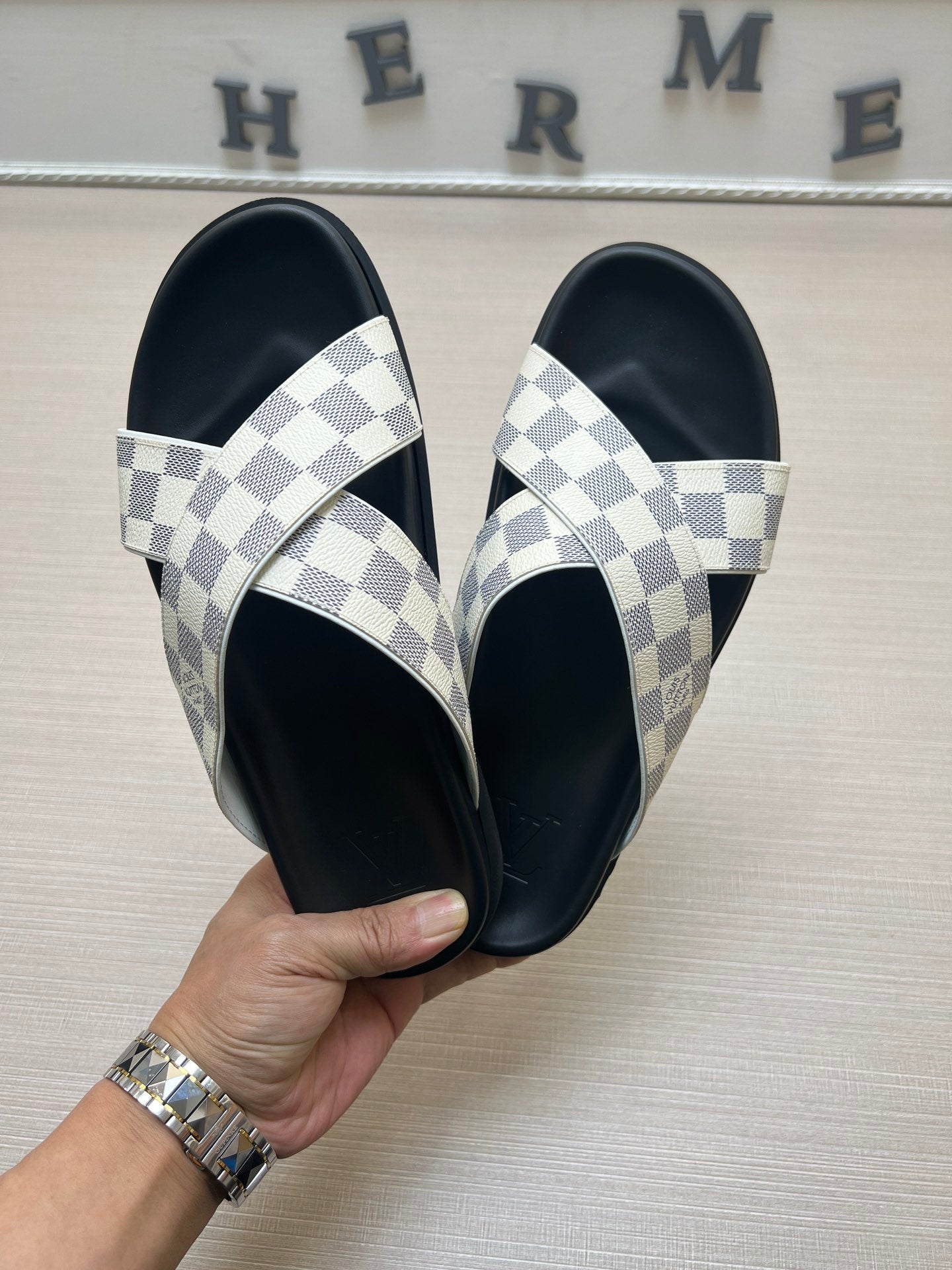 54E61Z   fashion   slippers