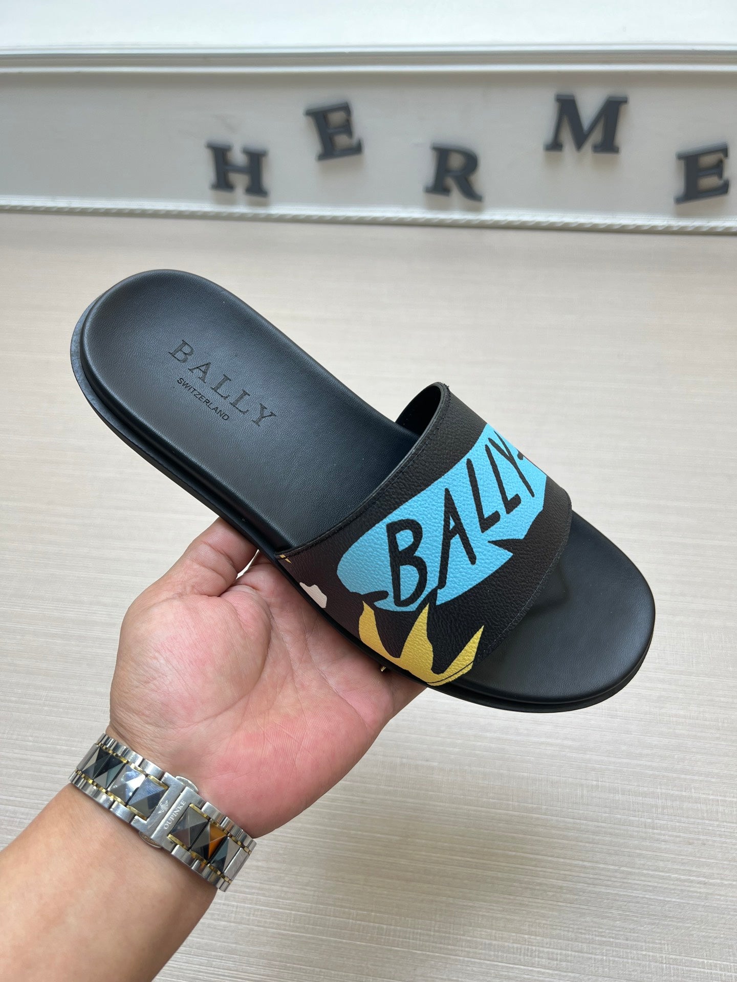 54A62Z  fashion slippers