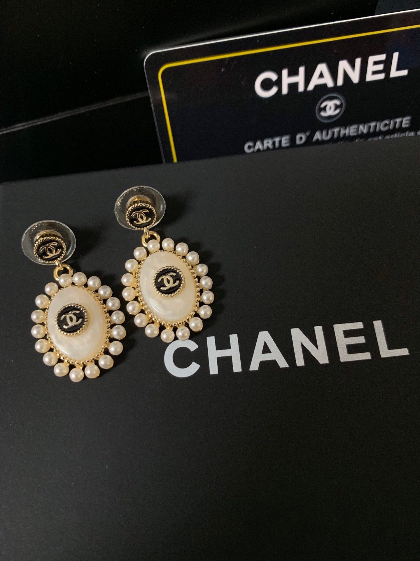 14C87E  Fashionable and high quality earrings