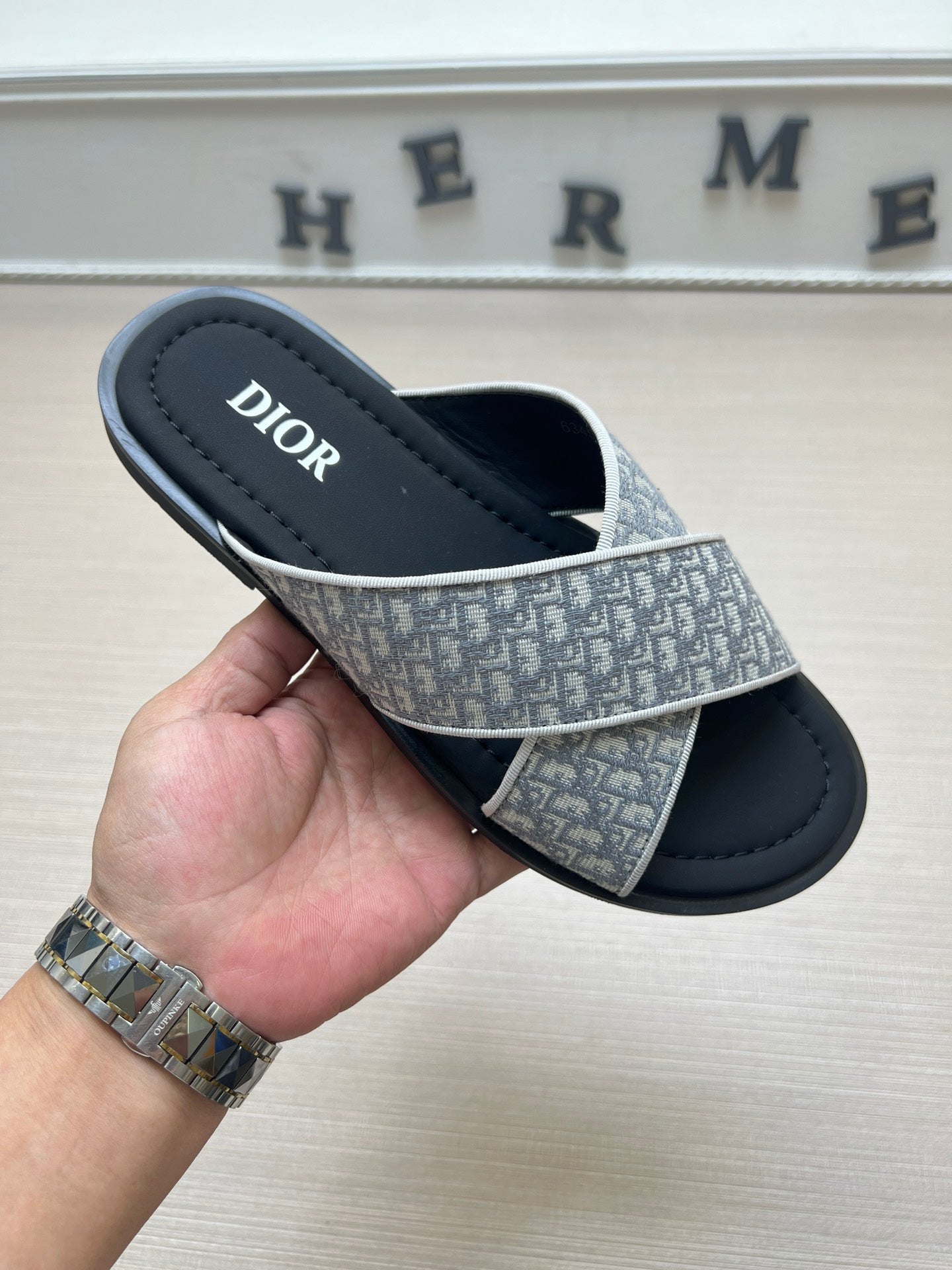 54D81Z   fashion  slippers