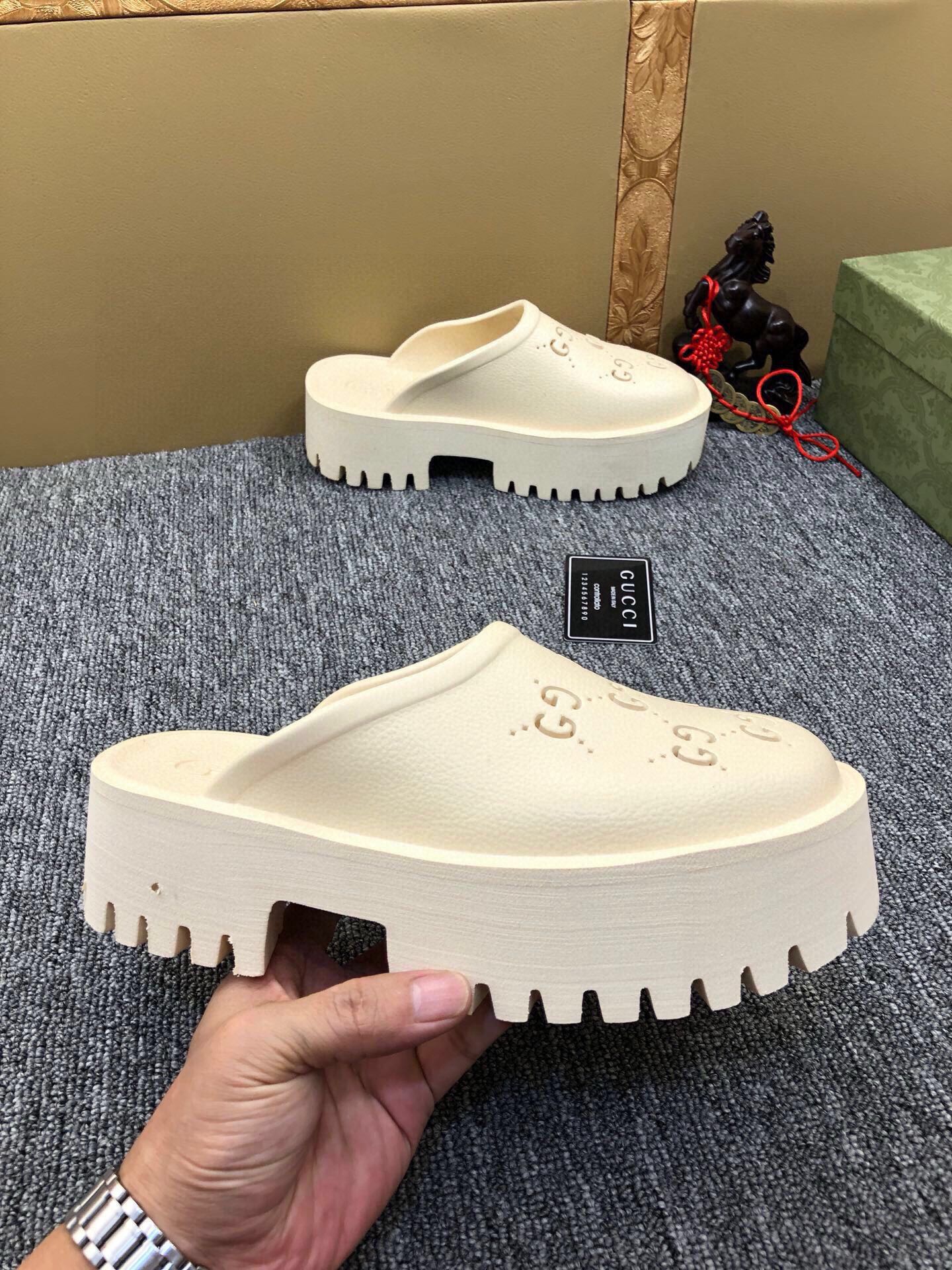 54B27Z   fashion  slippers  Platform sole