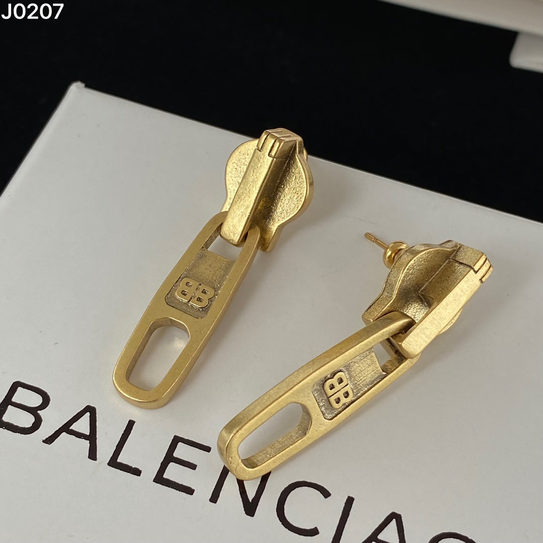 14J132E  Fashionable and high quality earrings