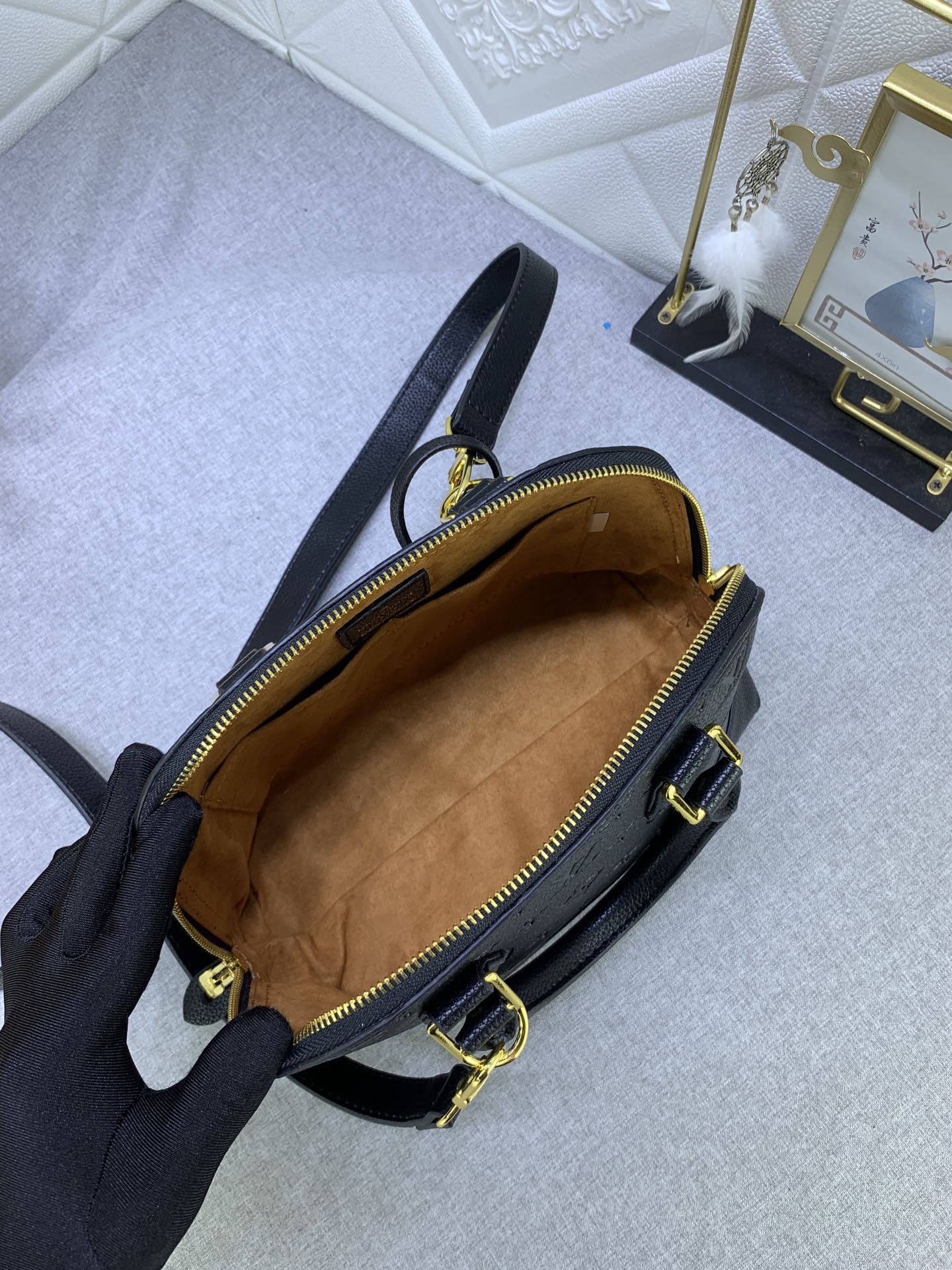 2XE319B hight quality leather Bags