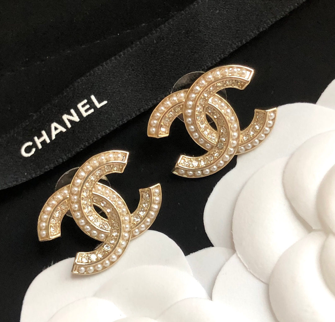 14C111E  Fashionable and high quality earrings