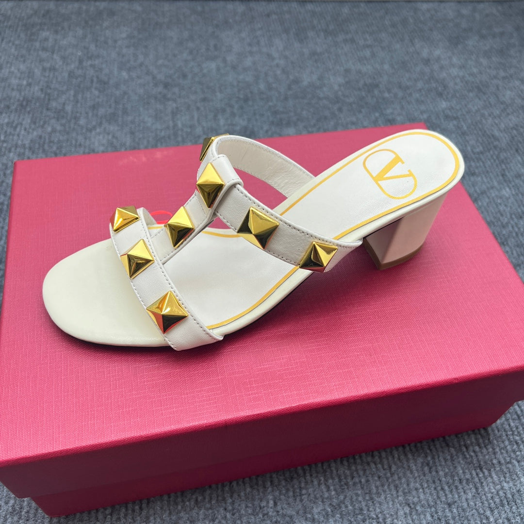 1: 1 High quality leather sandals 5YVL65Z