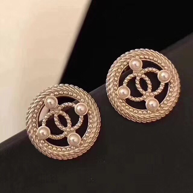 14C65E  Fashionable and high quality earrings