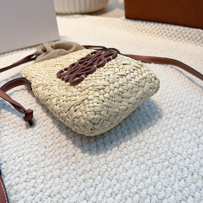 6XA444B Fashion Woven Handbag