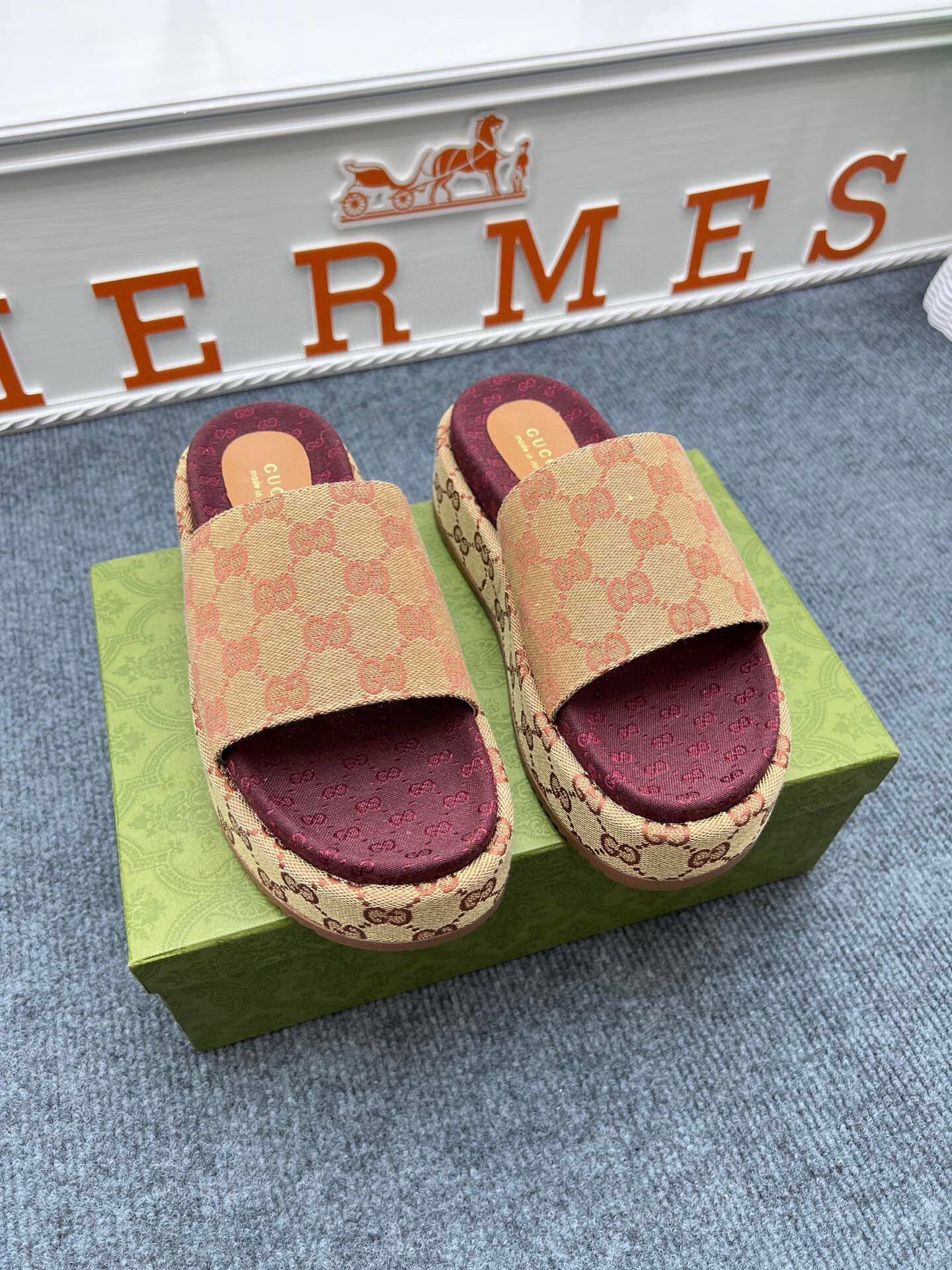 54B122Z  fashion slippers  Sole thickness 5.5cm