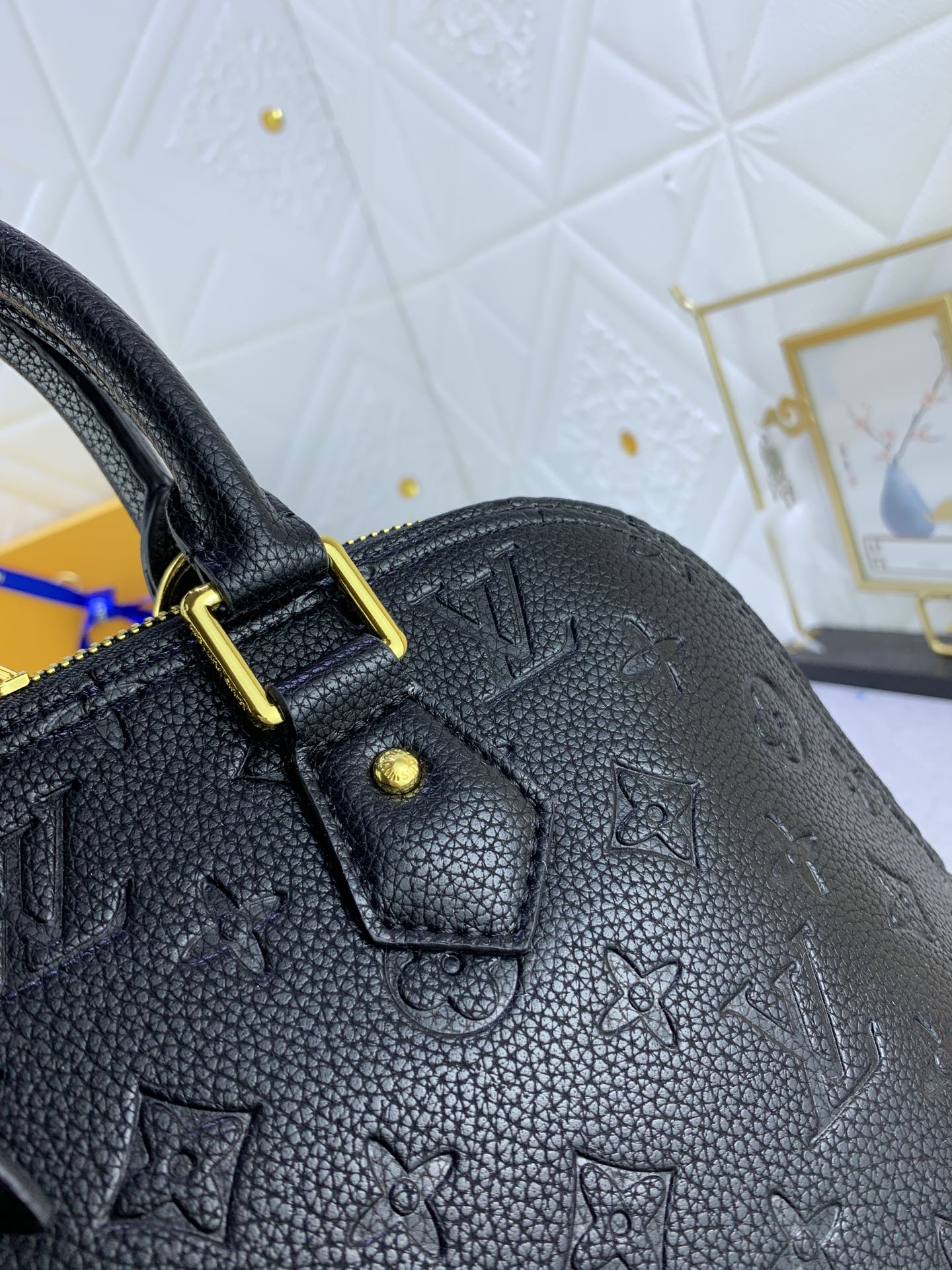 2XE319B hight quality leather Bags